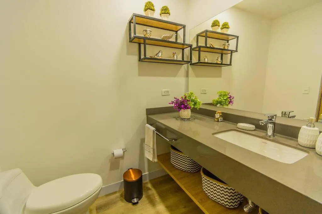 Apartment Beautiful Suite In El Poblado, Coworking, Fast Wifi Medellin