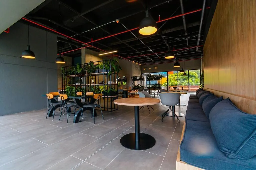 Beautiful Suite In El Poblado, Coworking, Fast Wifi Medellin Apartment