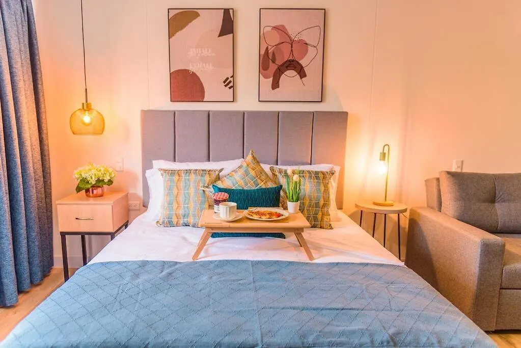 Beautiful Suite In El Poblado, Coworking, Fast Wifi Medellin Apartment