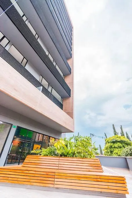 Beautiful Suite In El Poblado, Coworking, Fast Wifi Medellin Apartment